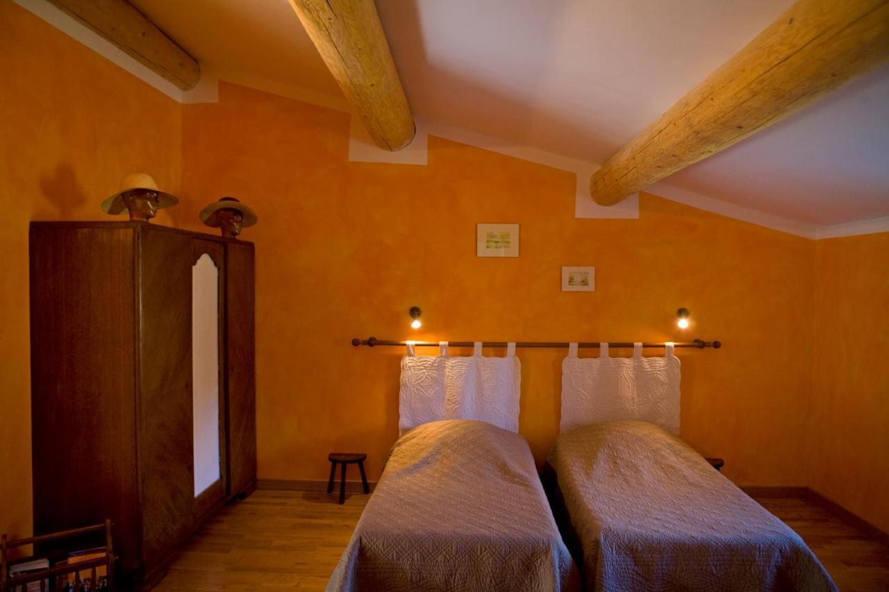 Domaine De La Grange Neuve Hotel La Roque-sur-Pernes Bagian luar foto