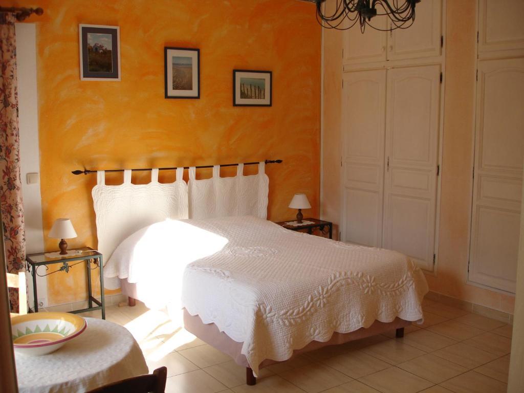 Domaine De La Grange Neuve Hotel La Roque-sur-Pernes Ruang foto