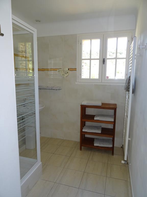 Domaine De La Grange Neuve Hotel La Roque-sur-Pernes Bagian luar foto