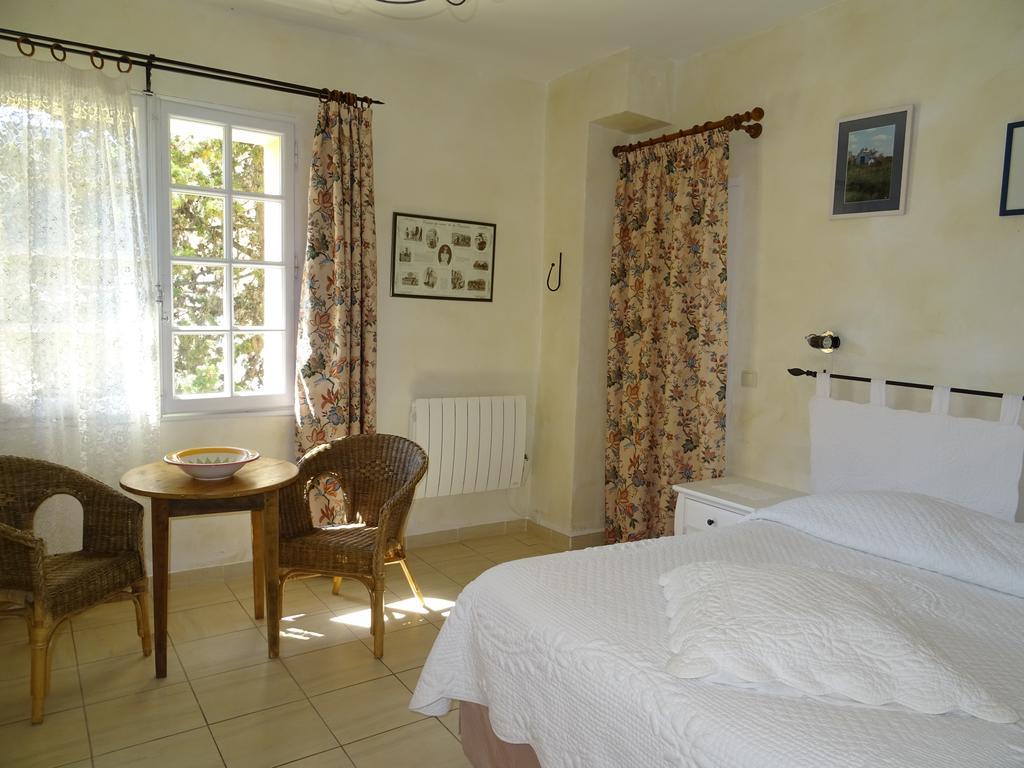 Domaine De La Grange Neuve Hotel La Roque-sur-Pernes Bagian luar foto